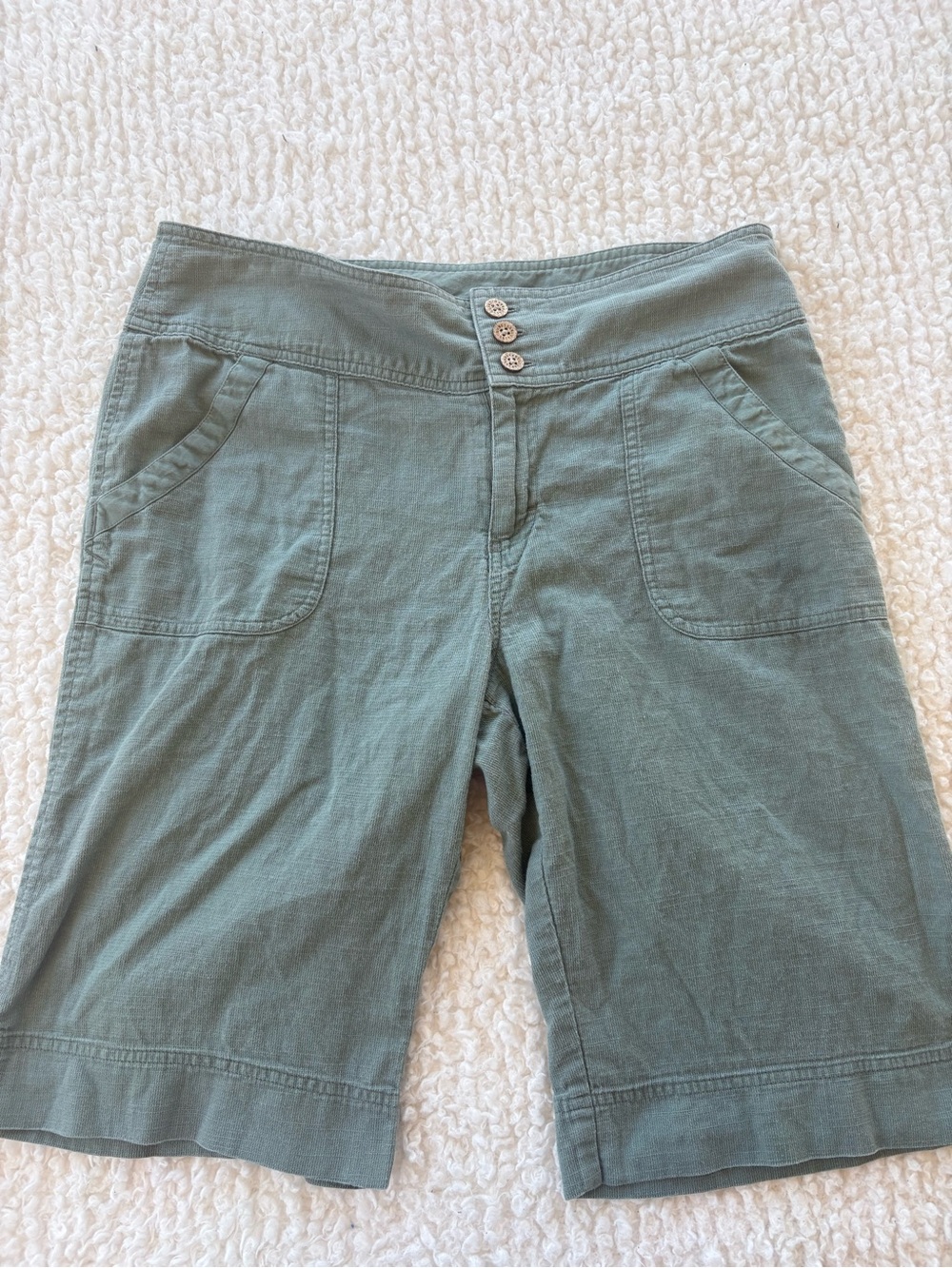 Royal Robbins Women's Green Button-Front Cotton Bermuda Shorts size 8